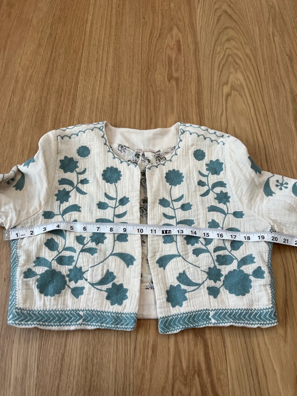 Soft Surroundings White Cropped Jacket with Teal Floral Embroidery size M - Picture 5 of 8